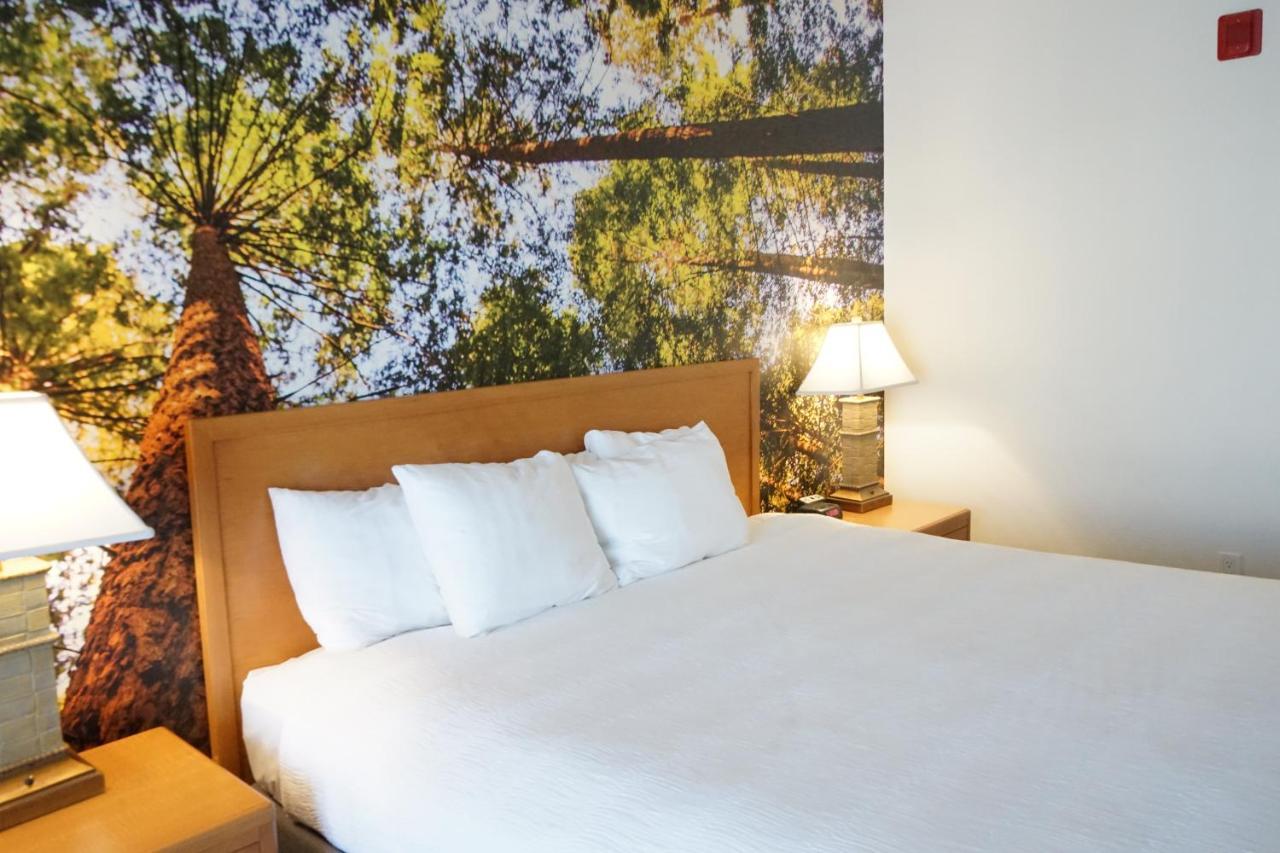 Comfort Lemoore Inn 2*