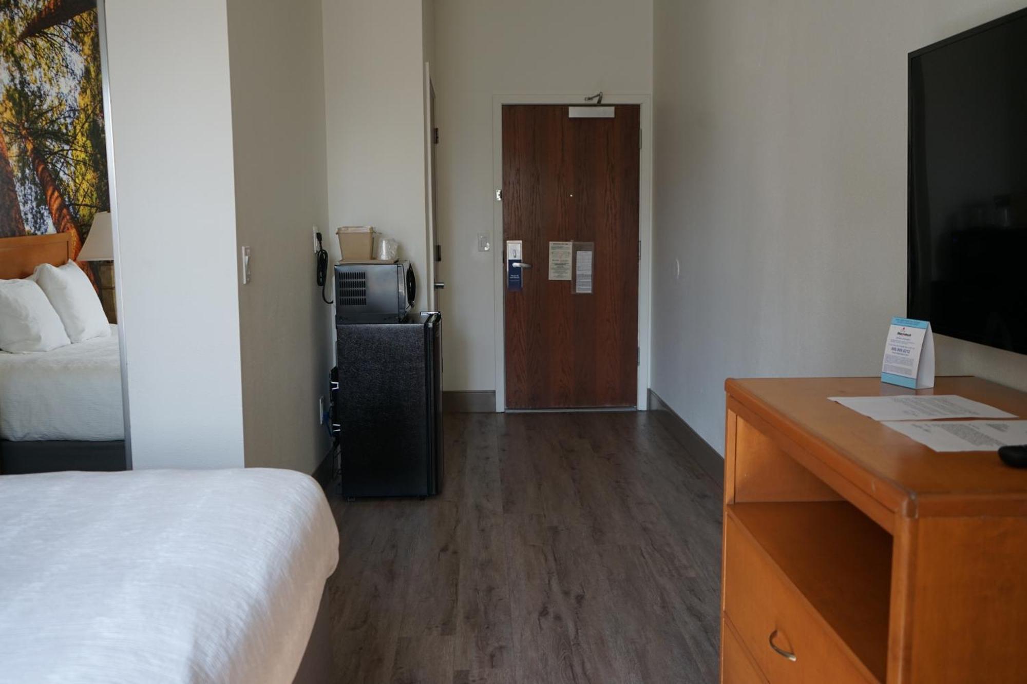 Comfort Lemoore 2*